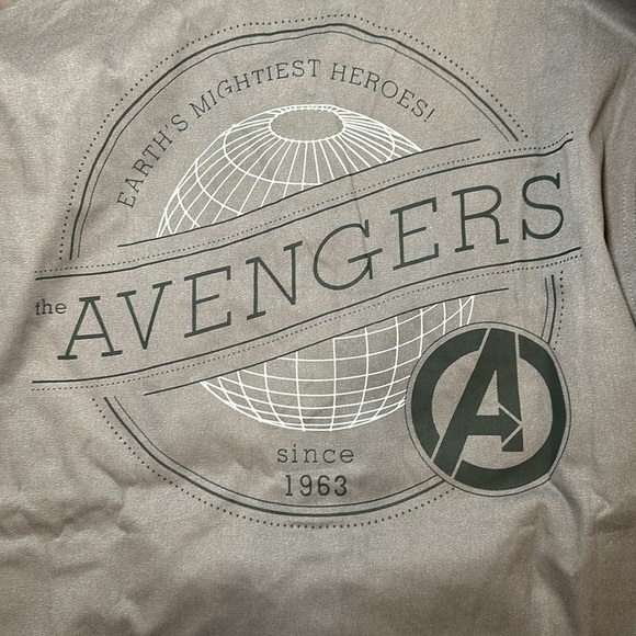 Avengers We Love Fine Long Sleeve Button Down - XL - Picture 5 of 8